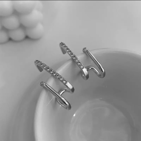 Claw earrings, Charms Wrap huggie earrings, - Picture 2 of 2